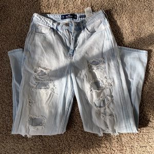 Hollister Mom Jeans (Ultra High Rise)